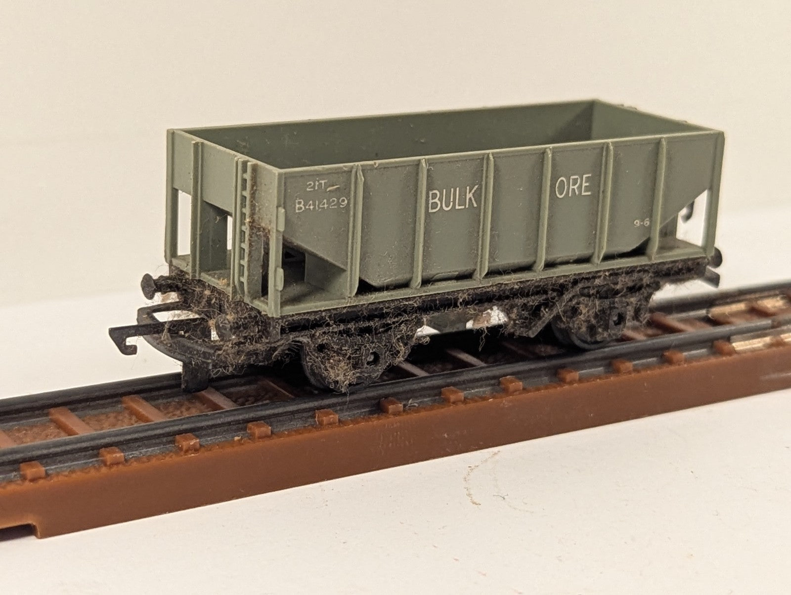 Tri-ang TT Gauge T274 21-Ton Bulk Ore Hopper Wagon