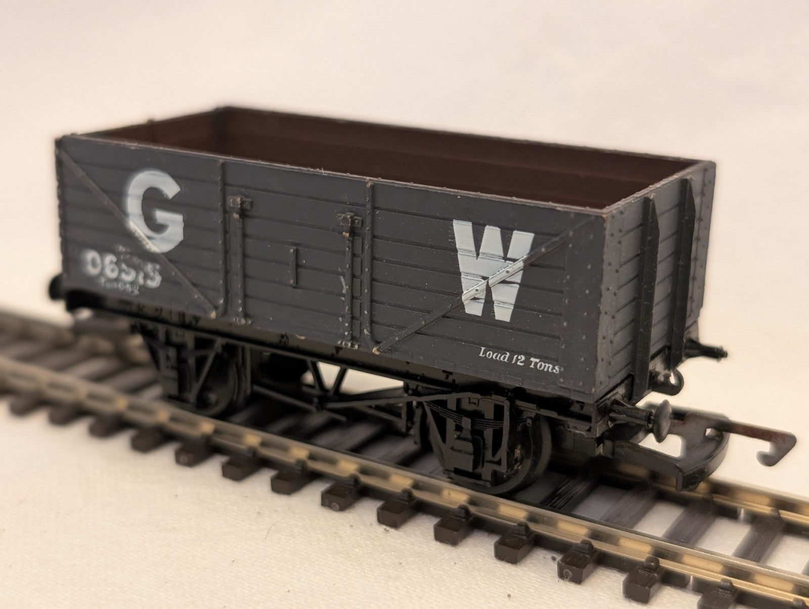 Dapol OO Gauge GWR 7-Plank Open Wagon 06515 - Dark Grey