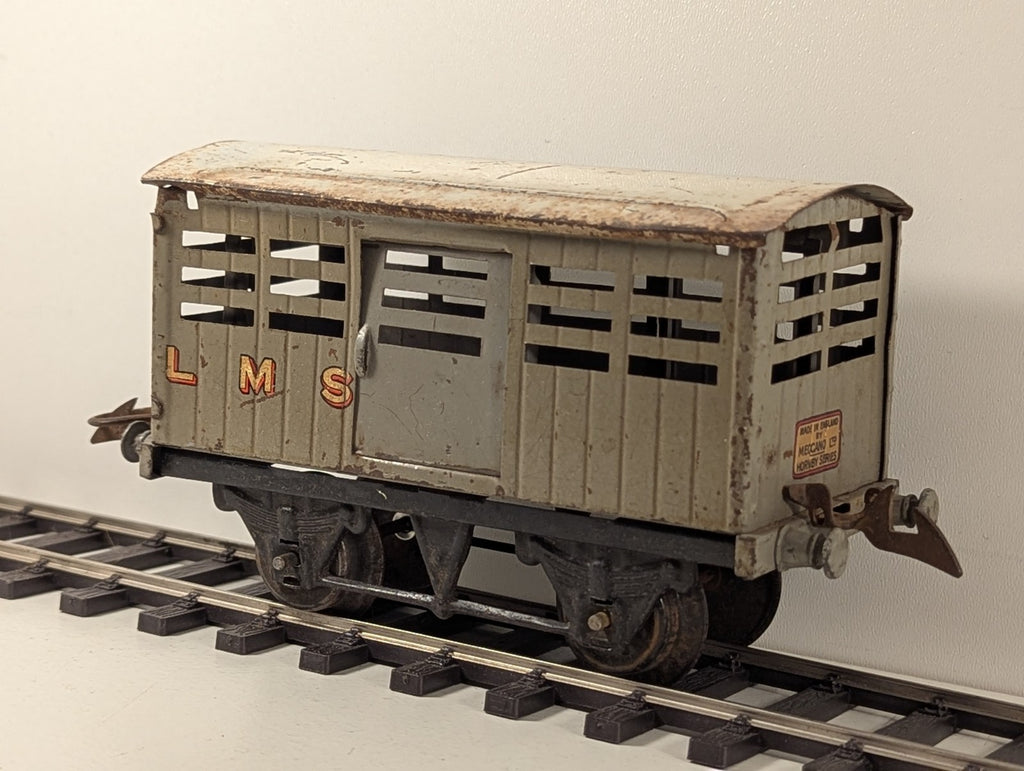Hornby Series O Gauge Tinplate No.1 LMS Cattle Truck Grey