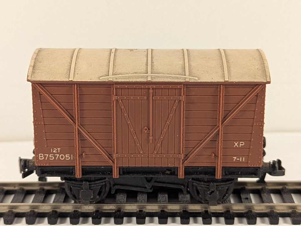 Hornby Dublo SD6 12 Ton Ventilated Van OO Gauge