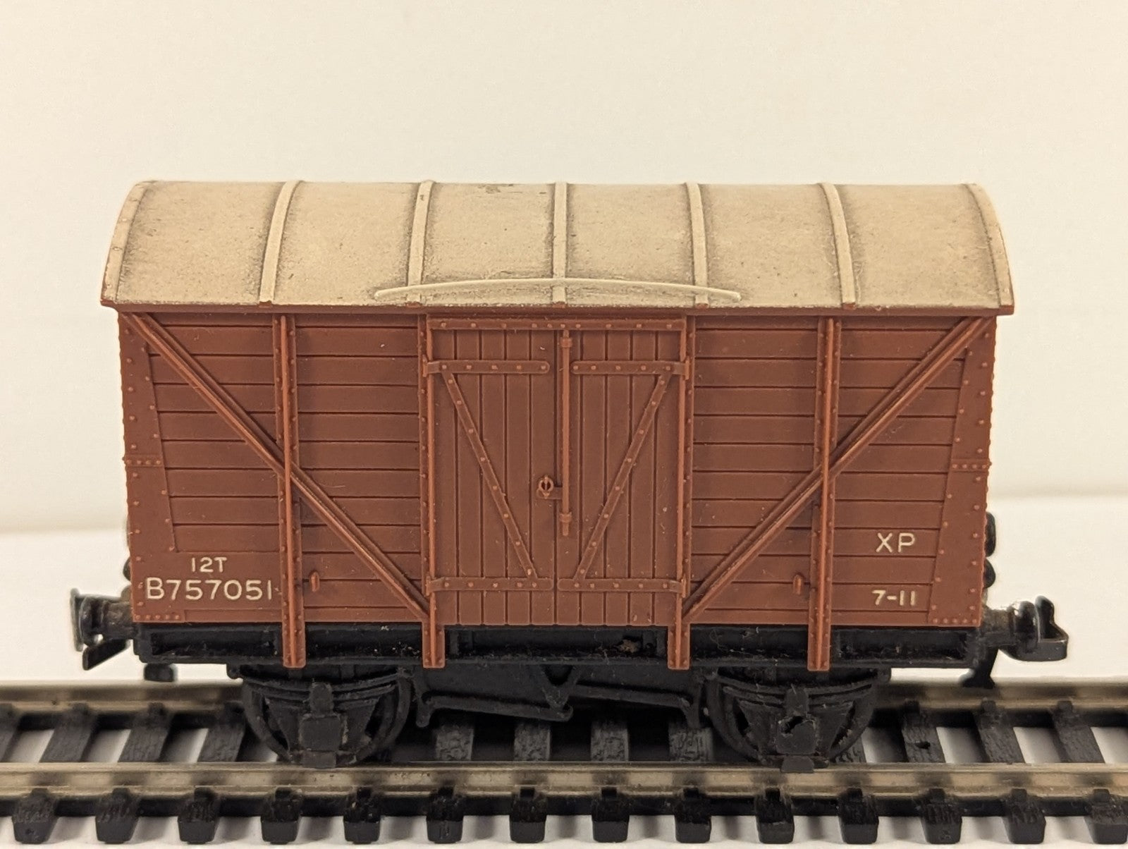 Hornby Dublo SD6 12 Ton Ventilated Van OO Gauge