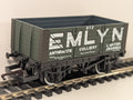 Hornby OO Gauge R118 Emlyn Anthracite 7 Plank Wagon