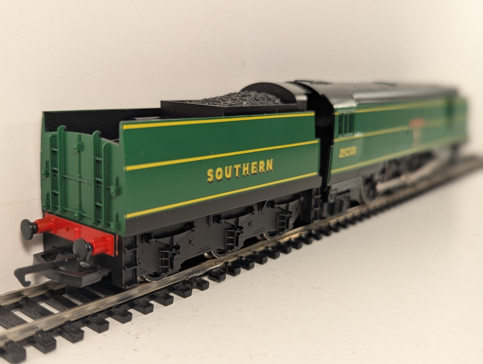 Hornby R320 West Country Class "Exeter" Steam Locomotive OO Gauge - Boxed