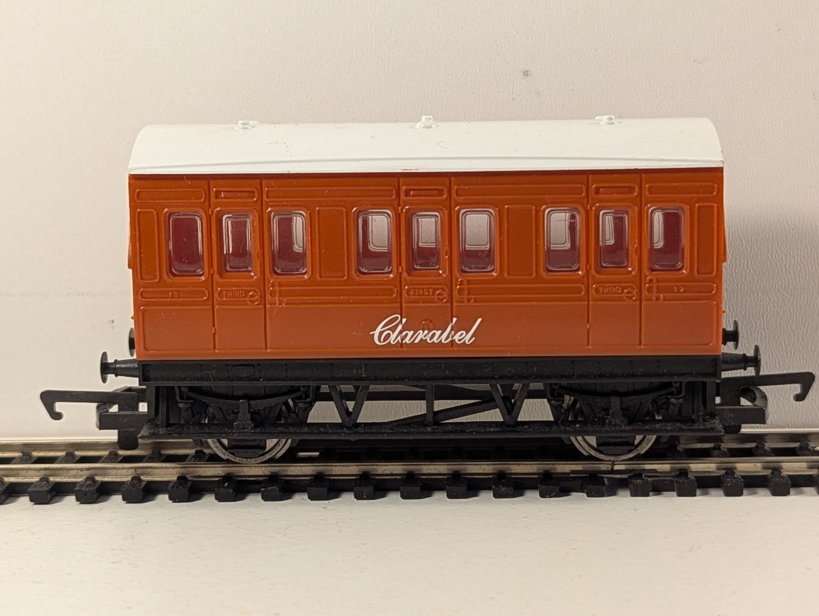 Hornby Thomas & Friends Clarabel Coach