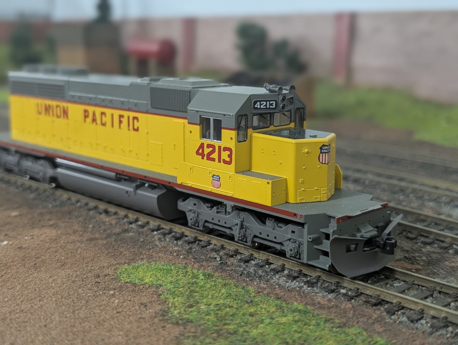 Kato 37-2909 HO Gauge Union Pacific SD40-2 No. 3379 Diesel Locomotive