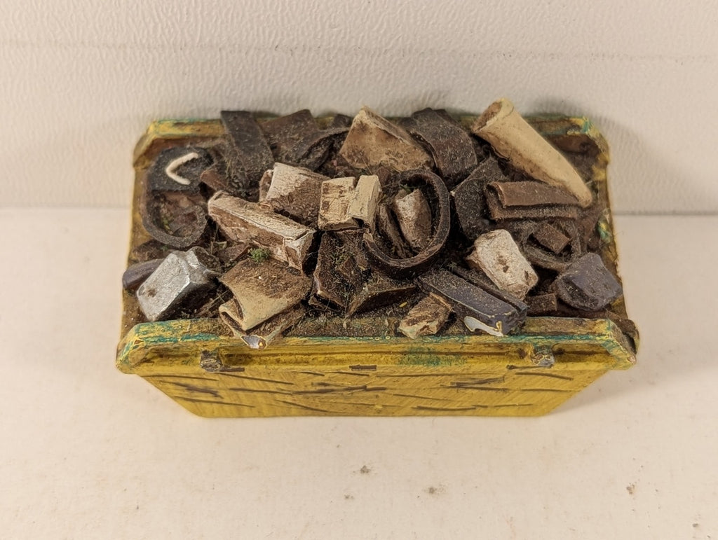 Hornby OO Gauge Yellow Skip with Debris Scenic Accessory