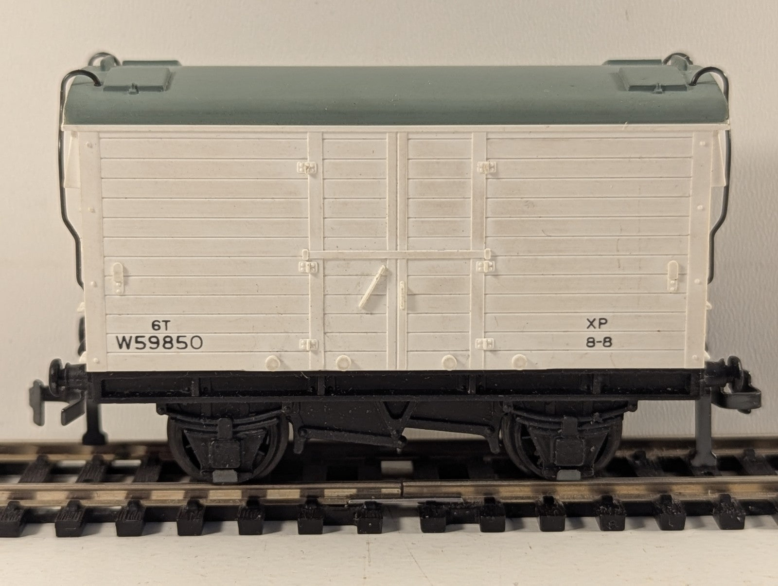Hornby Dublo 32065 OO Gauge D1 Meat Van - Boxed