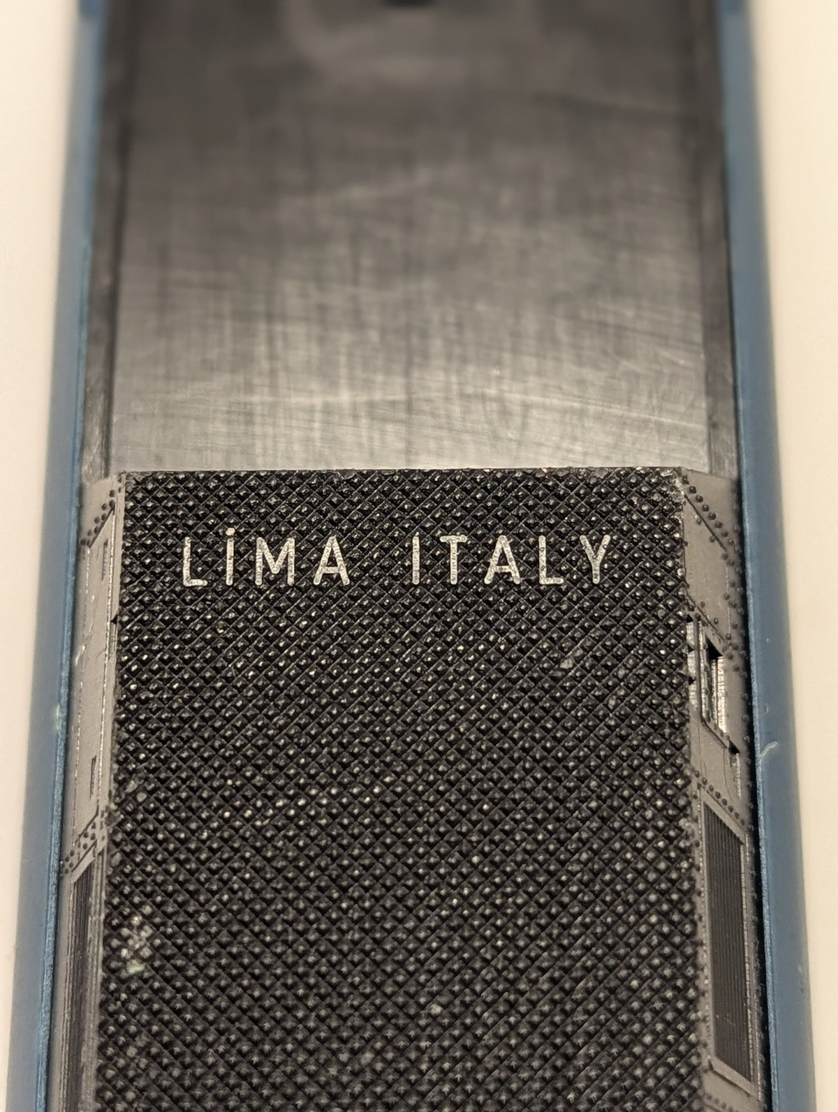 Lima OO Gauge BR Mk3 TGS Coach Passenger Coach 44080 BR Blue & Grey