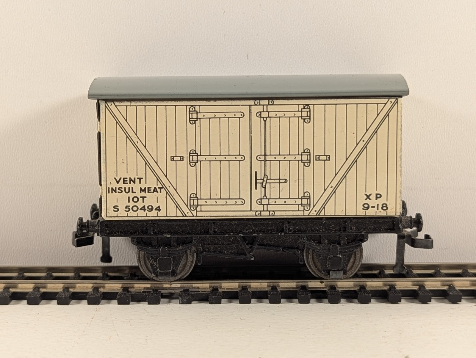 Hornby Dublo 32065 OO Gauge BR White D1 Meat Van - Boxed