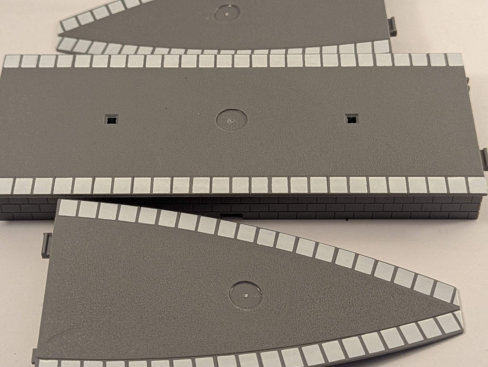 Hornby OO Gauge Station Platform Sections 1 Straight 2 Ramps