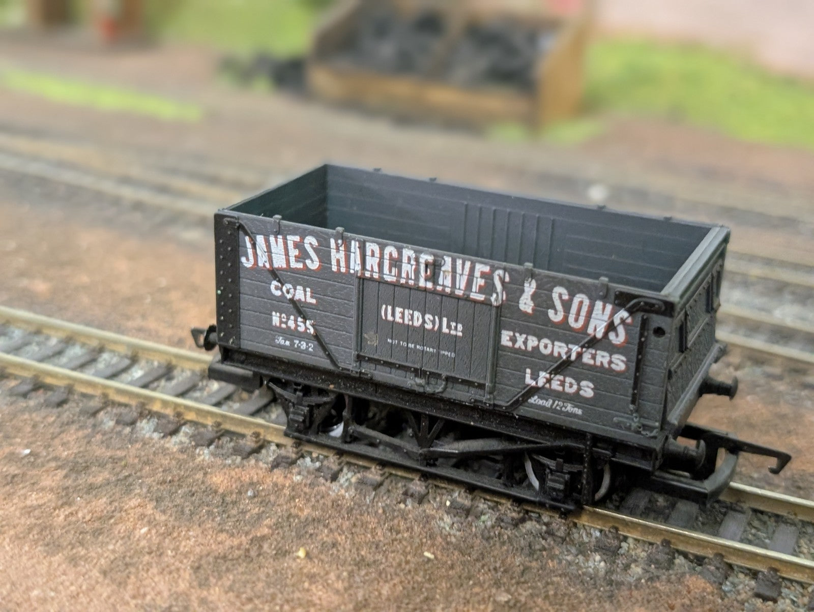 Hornby R032 OO Gauge End Tipping Wagon Hargreaves