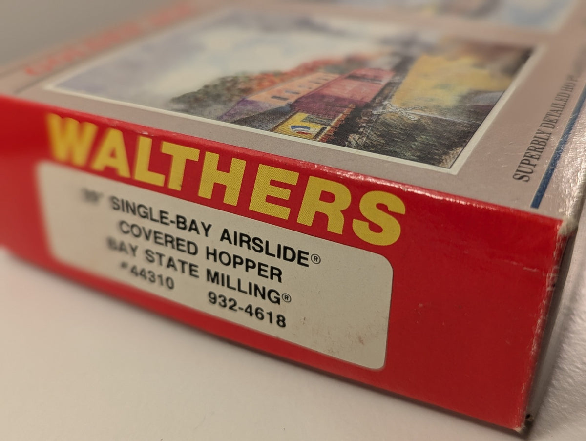 Walthers 932-4618 Bay State Milling Inc. 39' Single-Bay Airslide Hopper HO Gauge