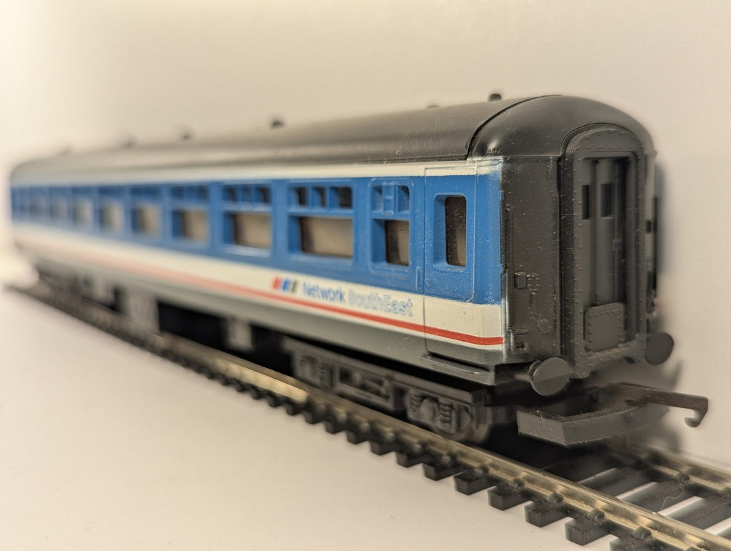Lima OO Gauge BR Mk2 TSO Tourist Second Open Coach Passenger Coach 5454