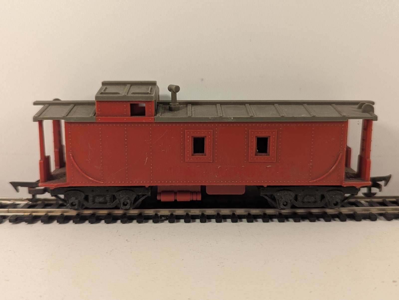 Tri-ang R115 Transcontinental Caboose Red