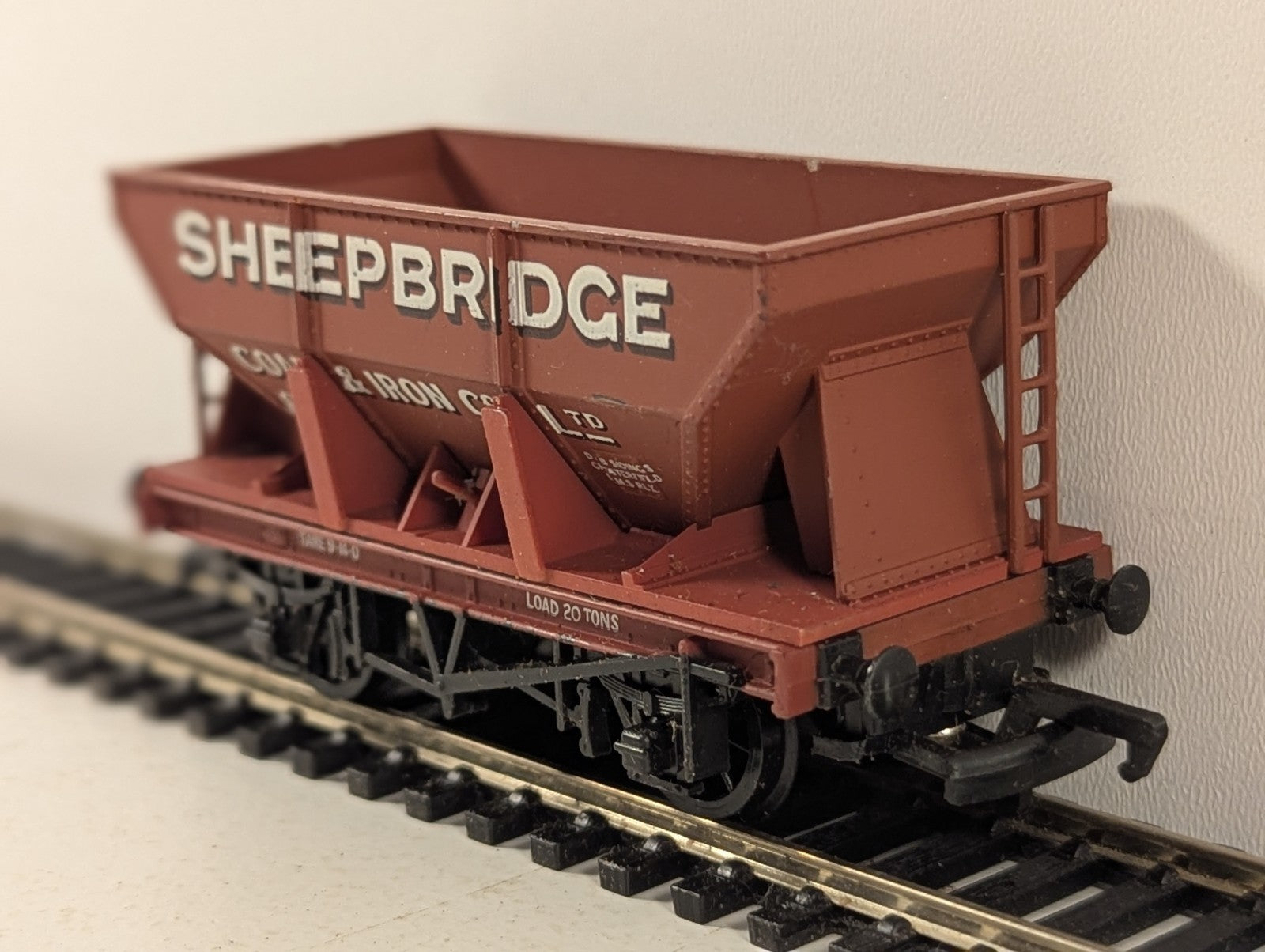 Mainline OO Gauge 20 Ton Steel Hopper Wagon Goods Wagon 8251