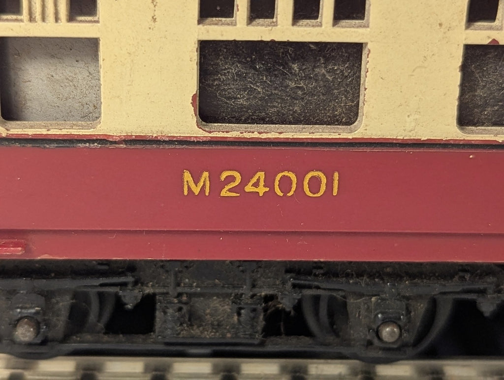Tri-ang OO Gauge BR Mk1 Composite Coach Passenger Coach M24001