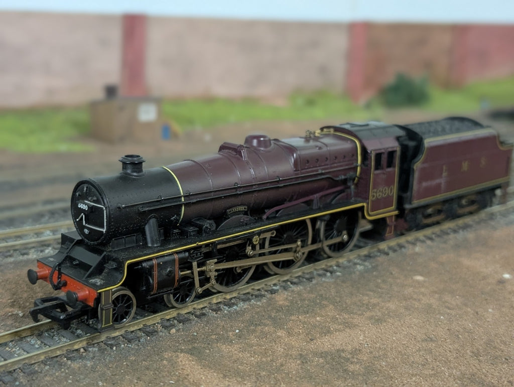 Mainline 37061 Jubilee Class 5XP 4-6-0 5690 Leander LMS Maroon