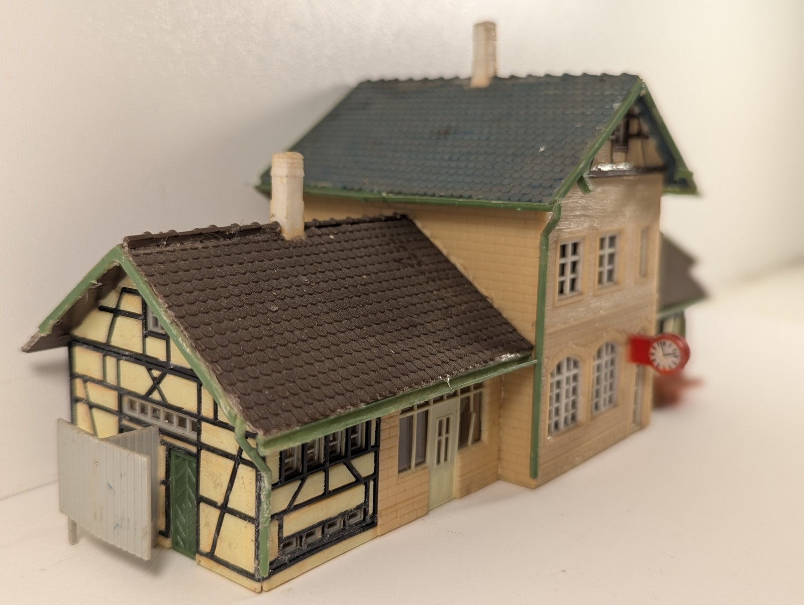 Faller HO Gauge Bahnhof Bergheim Buildings 222112