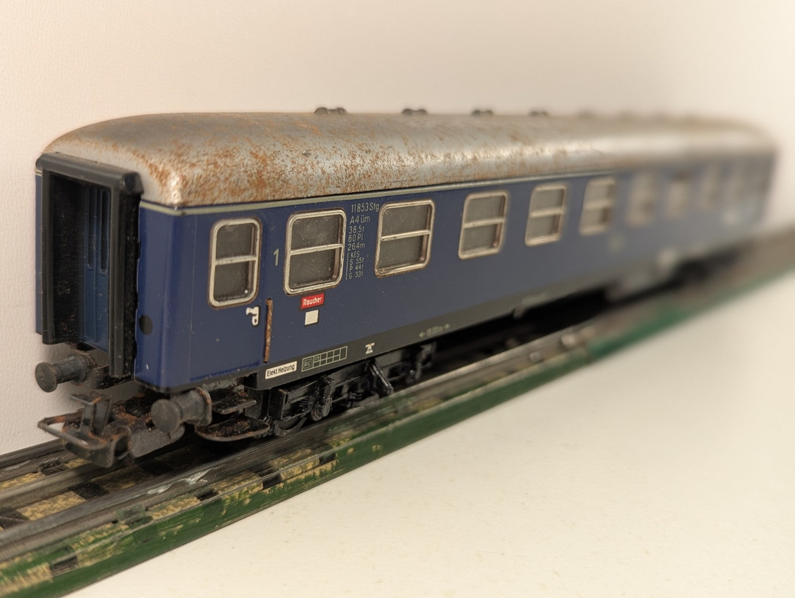 Märklin 4027 3-Rail HO Gauge DB D-Zug Coach