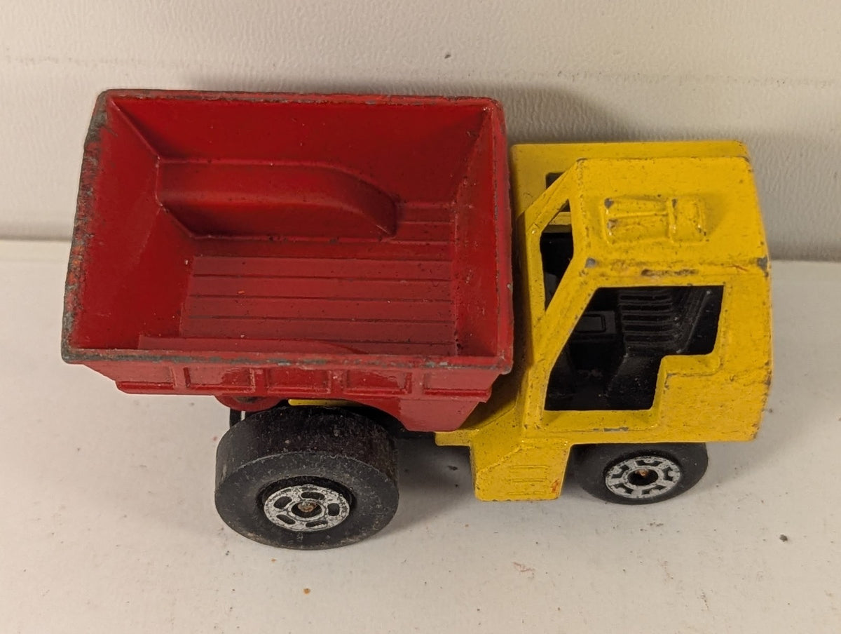 Matchbox Site Dumper Diecast Vehicle Yellow and Red 26