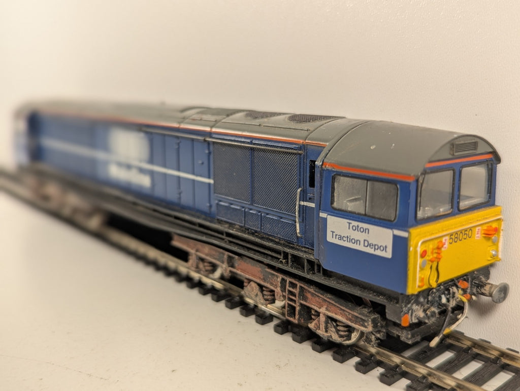 Hornby OO Gauge Class 58 Co-Co 'Toton Traction Depot' Diesel Loco