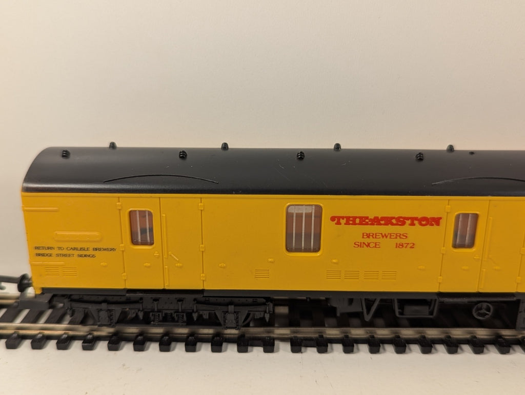 Lima 305658W OO Gauge BR Mk1 GUV Theakston Brewers