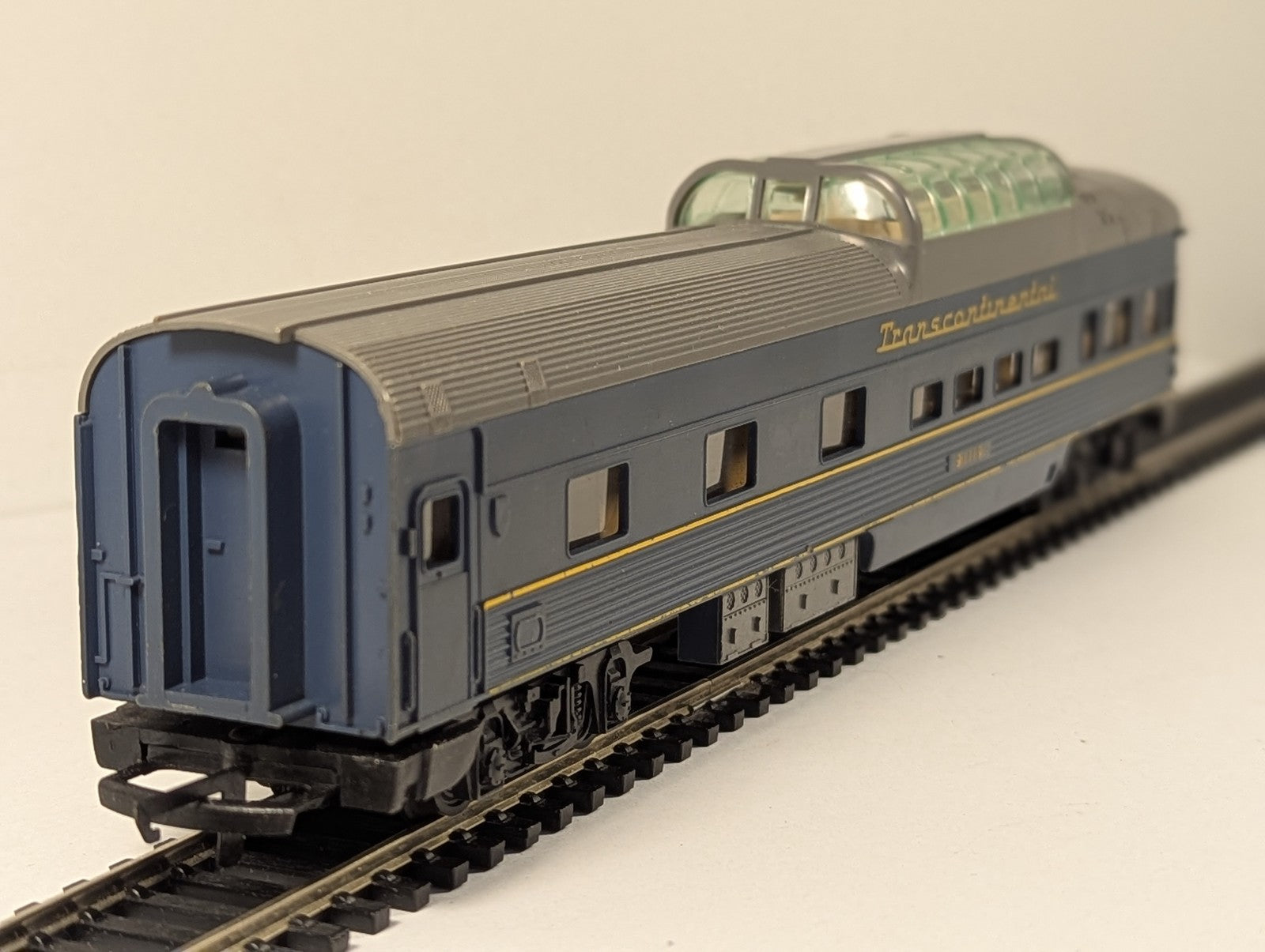 Tri-ang OO Gauge Transcontinental Vista-Dome Coach Passenger Coach 91119