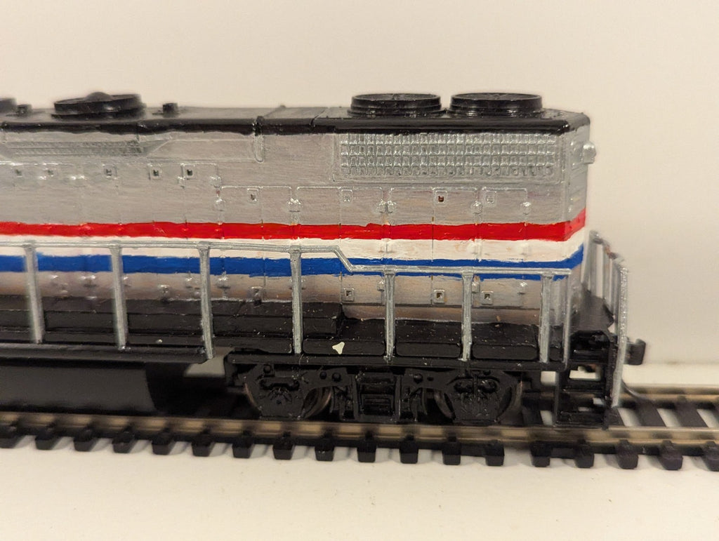 Life-Like HO Gauge GP38 Diesel Locomotive – Repainted