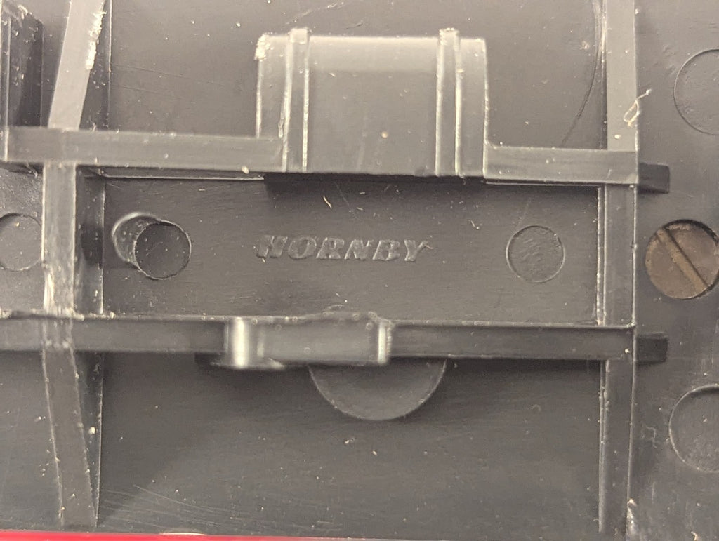 Hornby OO Gauge BR Ex-LMS Corridor Composite Coach Passenger Coach 15210