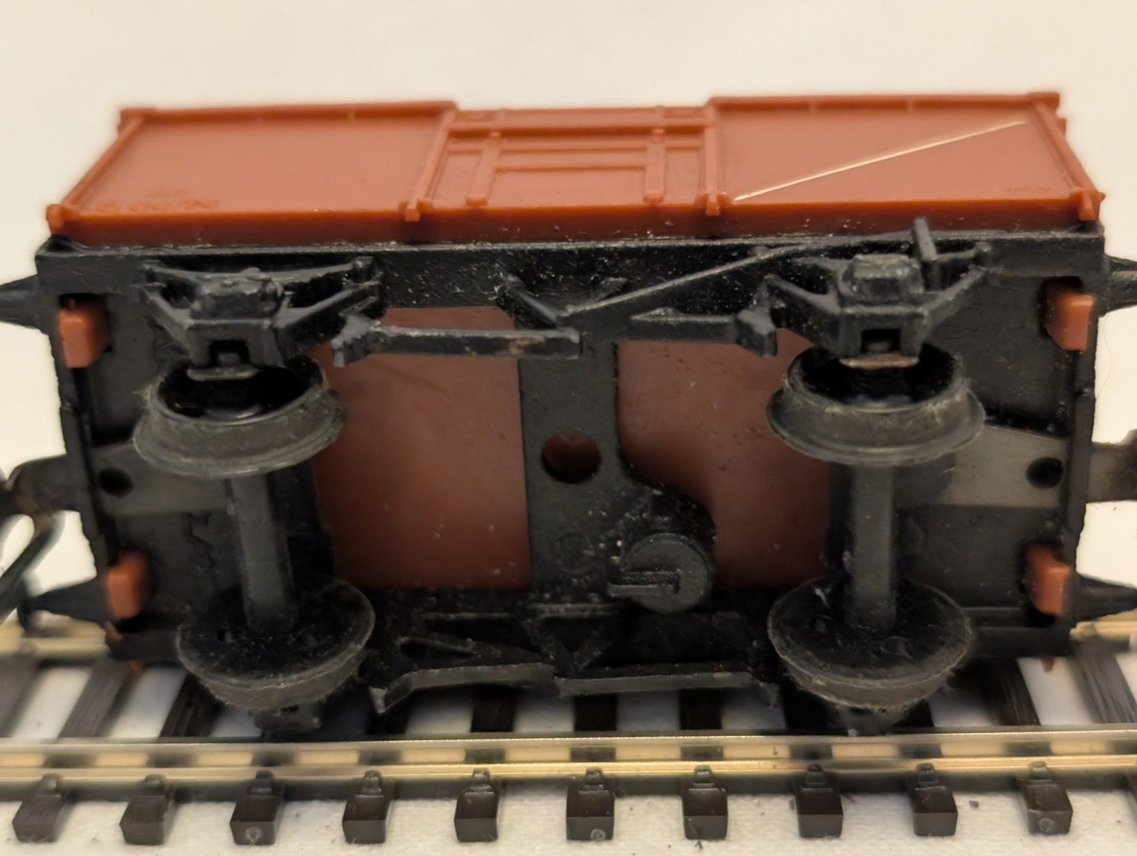 Trix OO Gauge 16-Ton Mineral Wagon Goods Wagon B68174 BR Bauxite