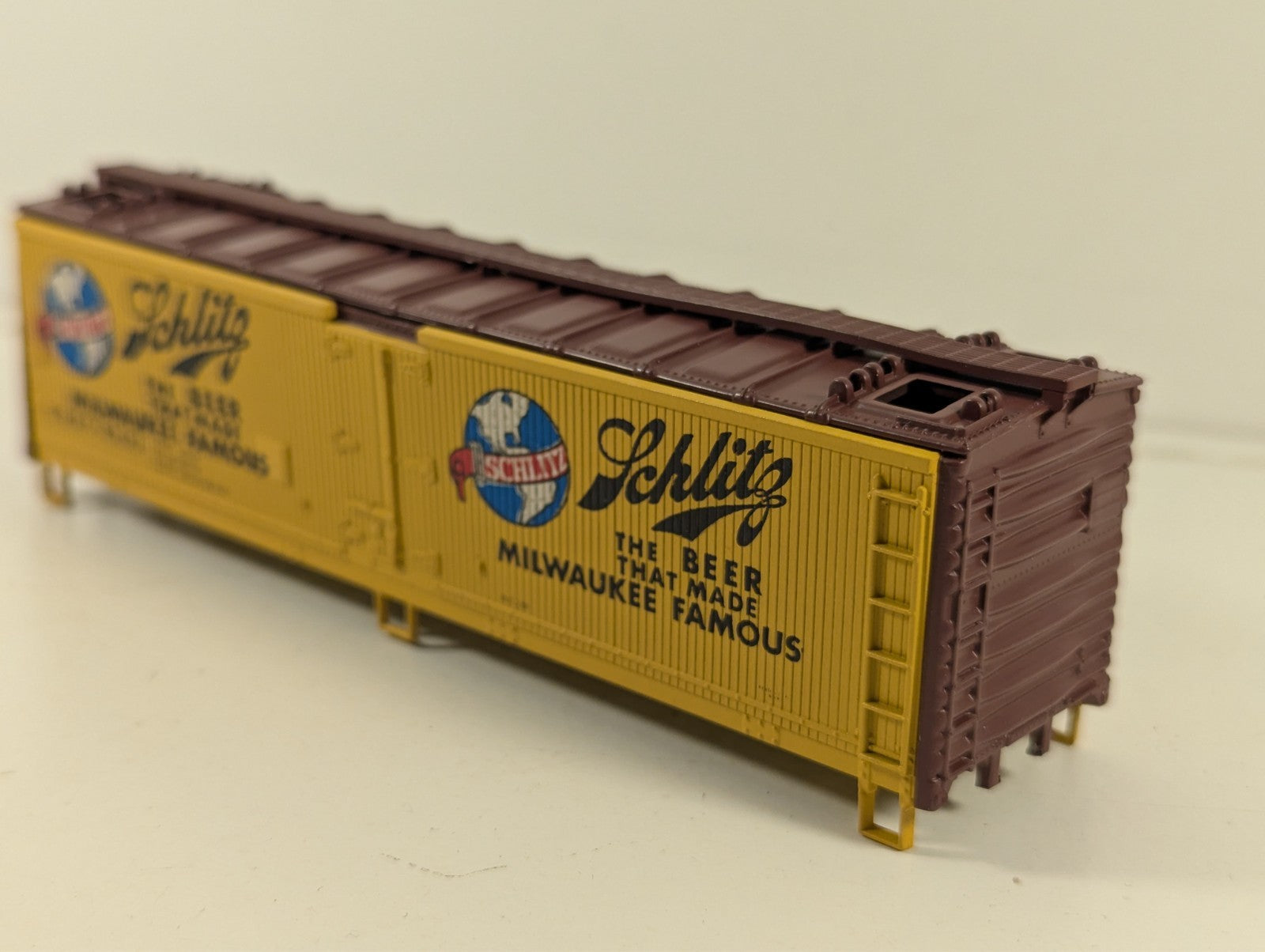 Athearn 5211 40-Foot Wood-Sheathed Refrigerator Car Kit HO Gauge - Boxed