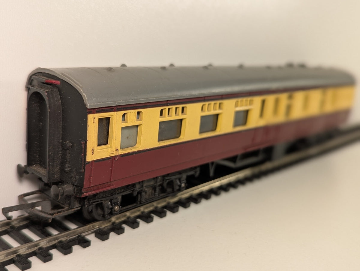 Tri-ang R28 OO BR Main Line Brake Coach Blood & Custard