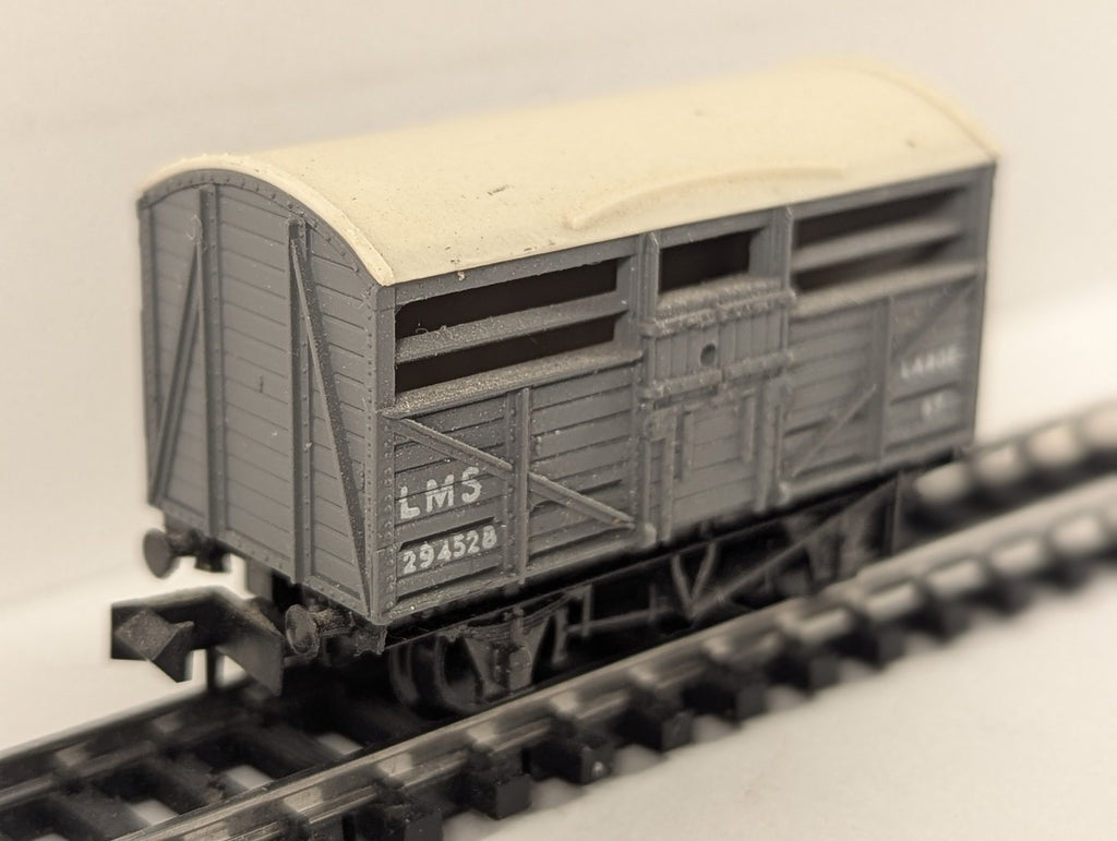Peco N Gauge LMS Cattle Wagon Goods Wagon 294528 LMS Grey