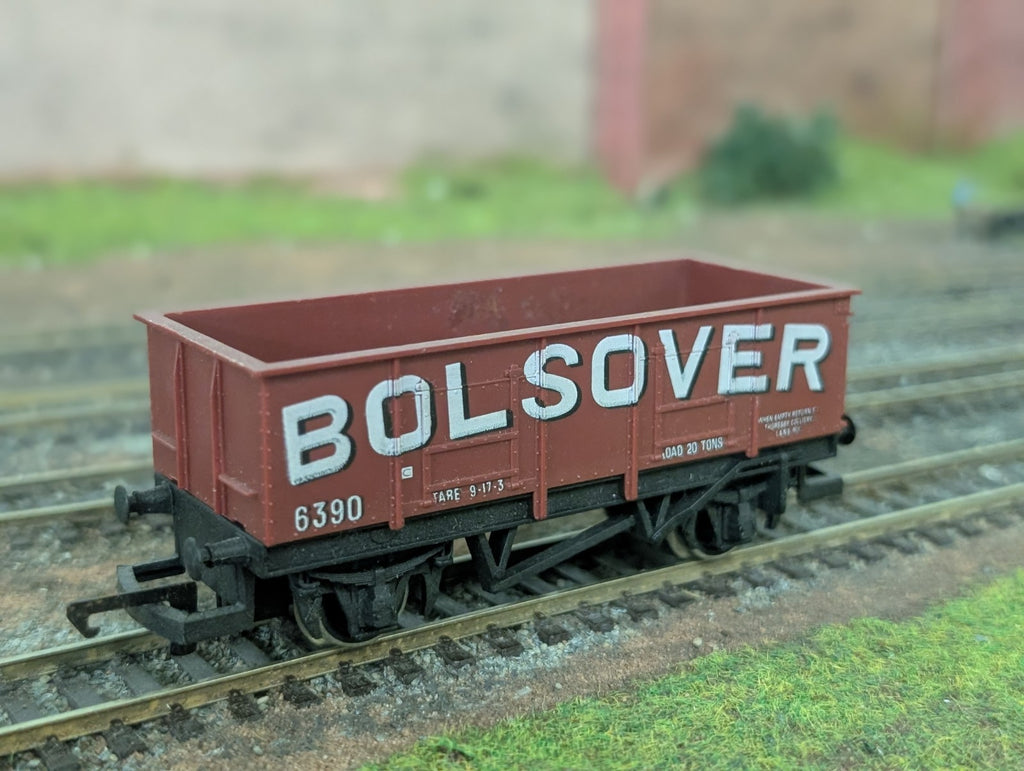 Hornby R136 OO Gauge Bolsover 20 Ton Steel Mineral Wagon No. 6390