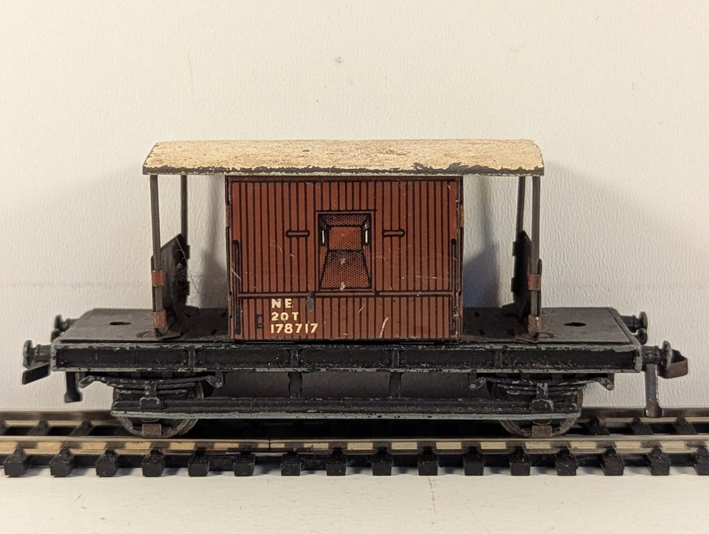 Hornby OO Gauge No. 1 Brake Van Goods Brake Van 178717 NE Brown