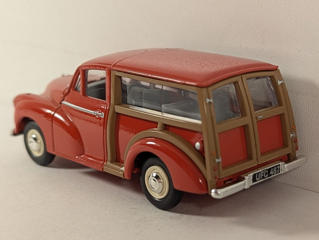 Vanguards 1:43 Morris Traveller Die-cast Model Car UFC 487 Red VA10006
