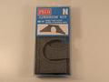 Peco NB-31 N Gauge Single Track Tunnel Mouths & Retaining Walls Kit
