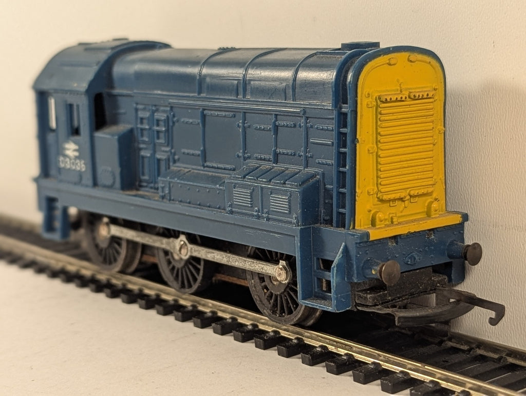 Tri-ang Hornby OO Gauge Class 08 Diesel Shunter Locomotive D3035 BR Blue R152