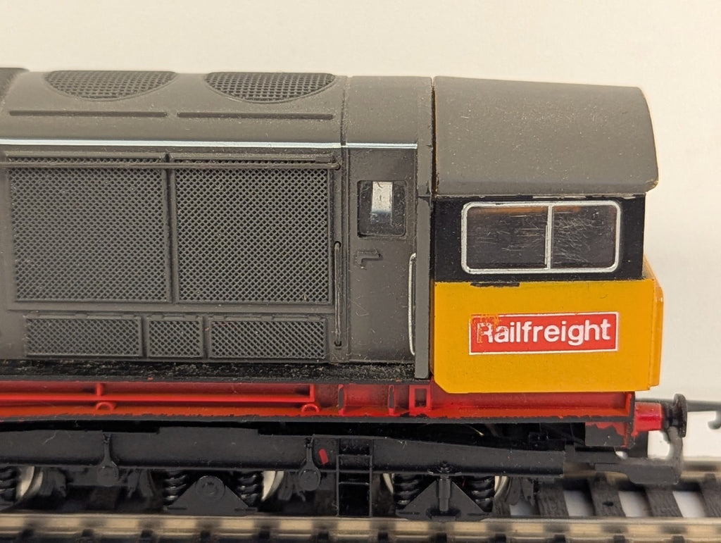 Hornby R250 OO Gauge Class 58 Diesel Locomotive 58001 Railfreight Grey
