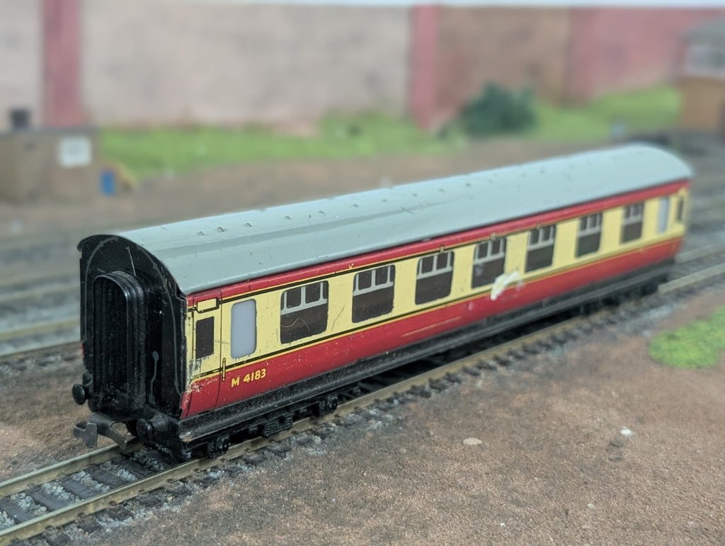 Hornby Dublo 32017 OO Gauge BR Stanier Coach M4183