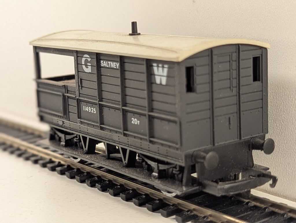 Hornby Railways R.714 OO Gauge GWR 20 Ton Goods Brake Van - Boxed