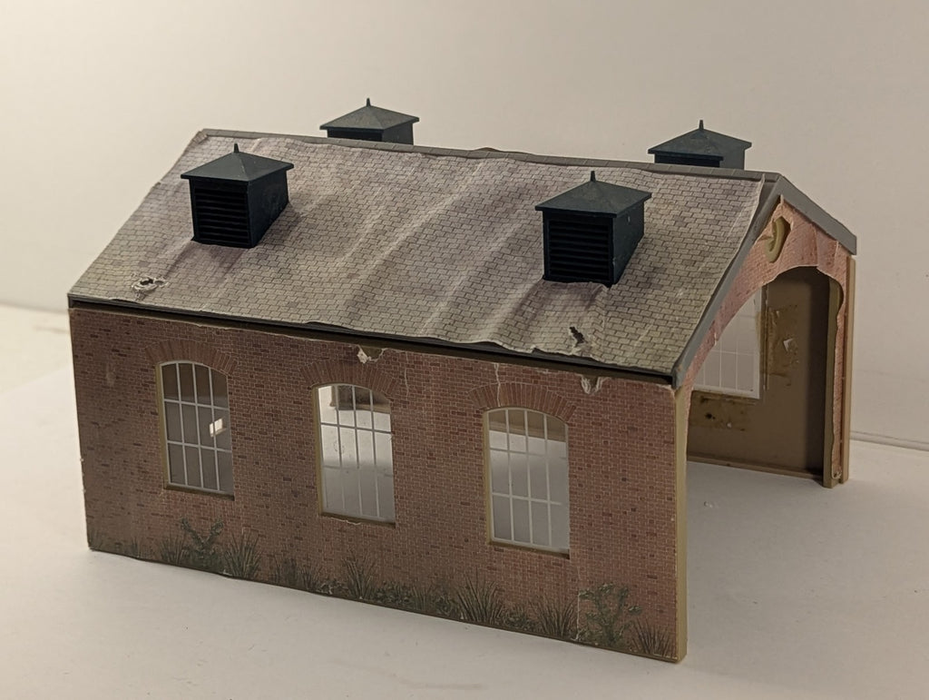 Hornby OO Gauge Single Track Engine Shed Buildings & Structures R180