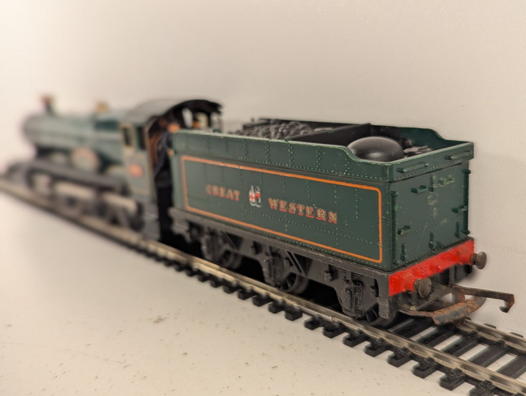 Hornby OO Gauge GWR Class 4900 Hall Class 4-6-0 'Fountains Hall'