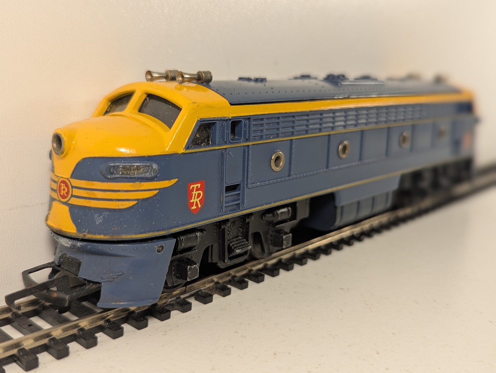 Tri-ang OO Gauge Double Ended Diesel Locomotive 5007