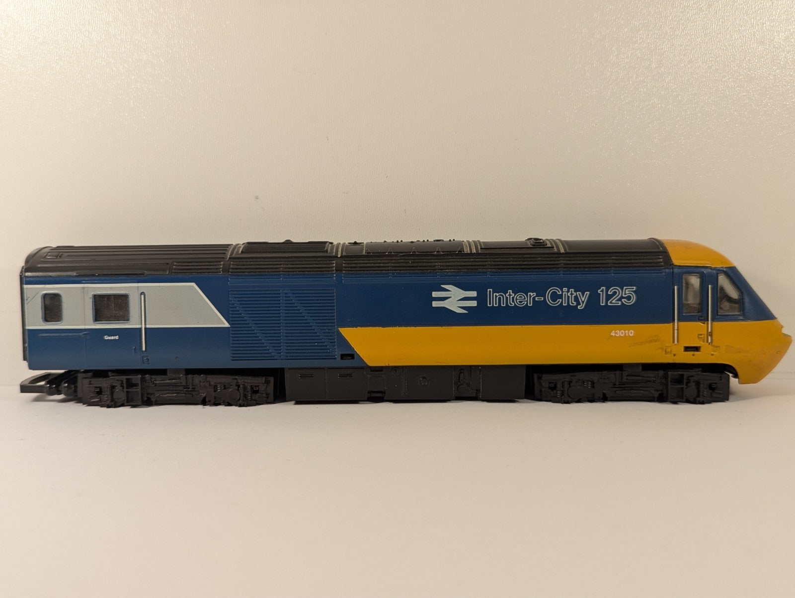 Hornby BR Class 43 HST Power Car OO Gauge - Spares/Repairs - Missing Wheels