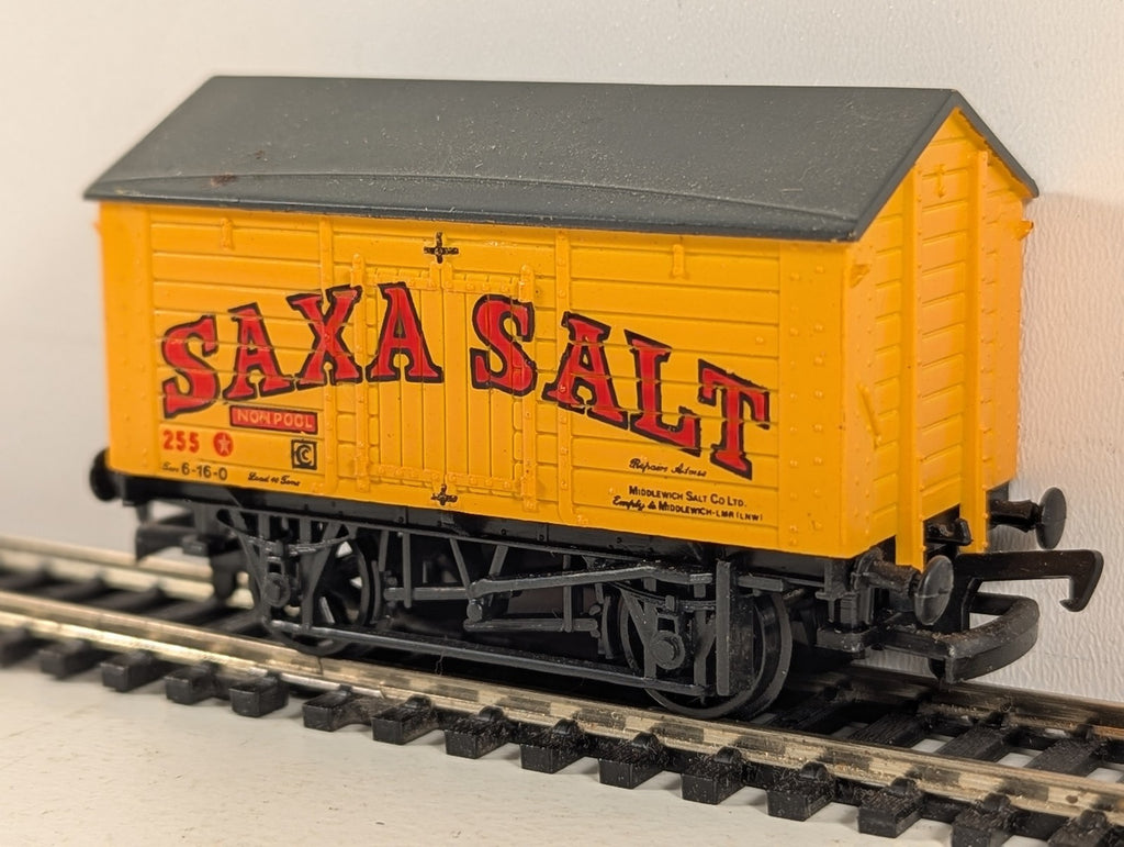 Bachmann OO Gauge 12 Ton Salt Van Goods Wagon 255 Saxa Salt 37-156