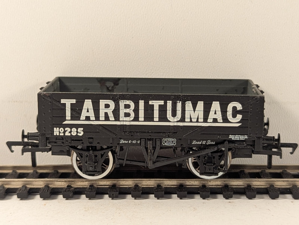 Bachmann OO Gauge 7 Plank Wagon Goods Wagon 285 Tarbitumac Black 37-061