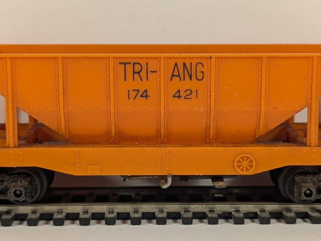 Tri-ang OO Gauge Track Cleaning Car Goods Wagon 174421 Orange R.145