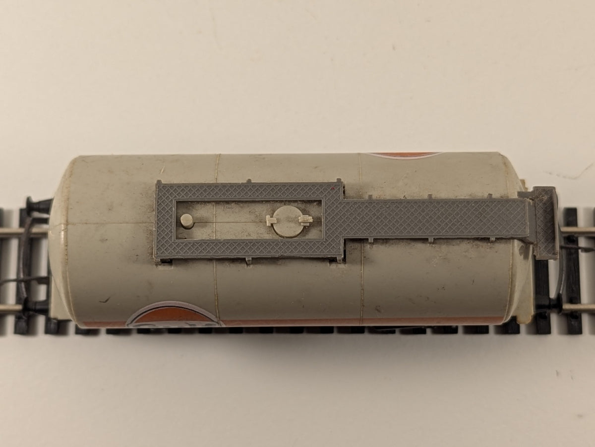 Hornby R731 OO Gauge Gulf Tank Wagon