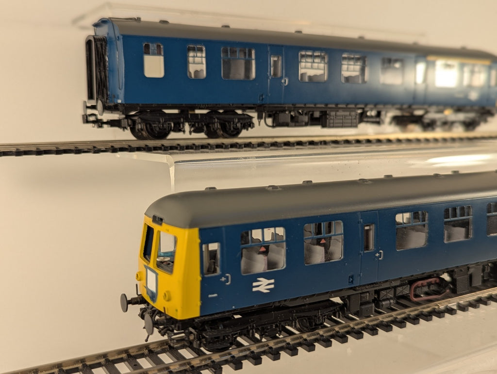 Bachmann Branchline 31-325DC BR Class 105 2-Car DMU DCC Ready OO Gauge - Boxed
